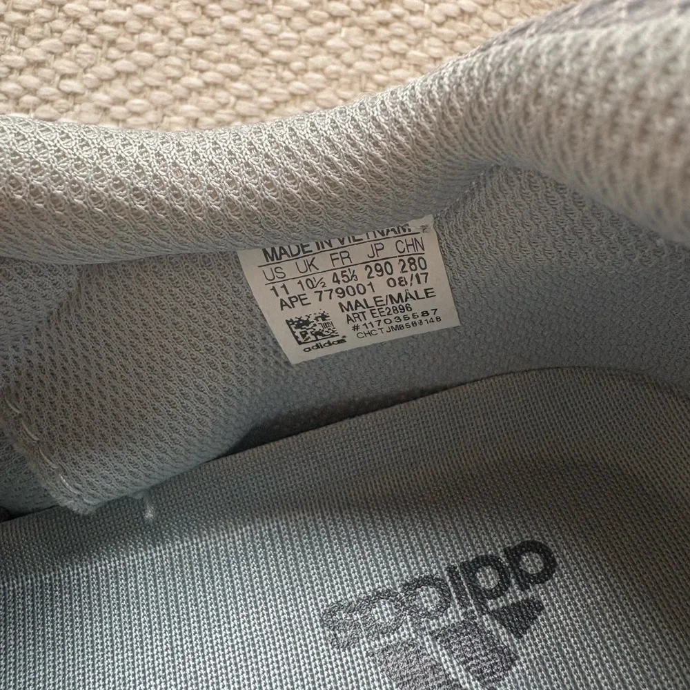 Authentic Adidas Yeezy 700 Inertia - Picture 4 of 4